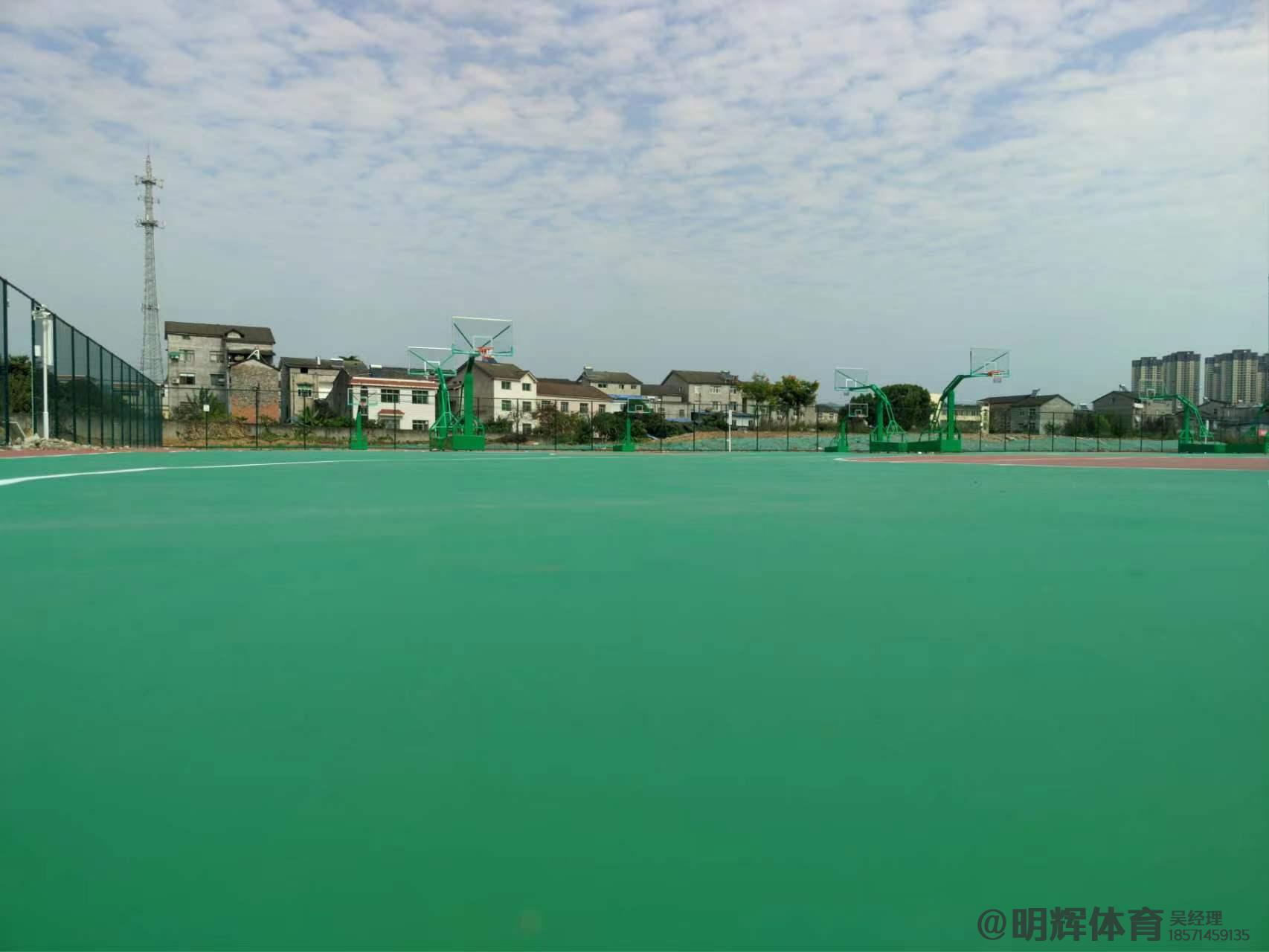 日喀则硬地丙烯酸球场的优缺点